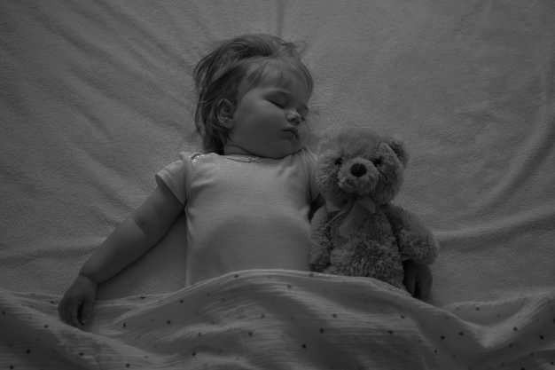 Scopri di più sull'articolo Lucina notturna: elemento davvero importante per il sonno del tuo bambino